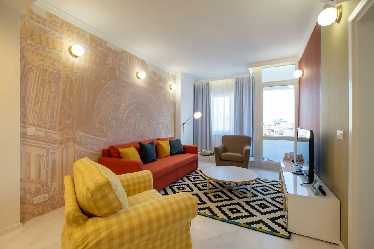 Vitosha Blvd 3-Bedroom, 2-Bathroom Lux Suite Sofia