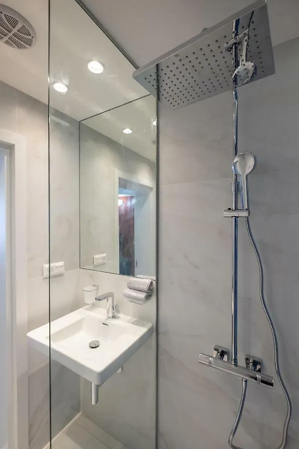 Apartment Vitosha Blvd 3-Bedroom, 2-Bathroom Lux Suite Sofia
