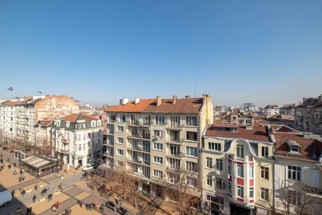 Vitosha Blvd 3-Bedroom, 2-Bathroom Lux Suite Sofia