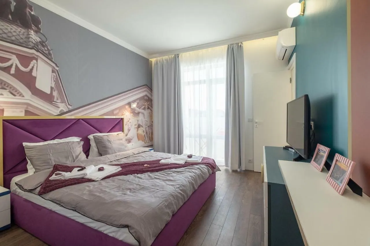 Vitosha Blvd 3-Bedroom, 2-Bathroom Lux Suite Sofia
